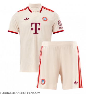 Bayern Munich Aleksandar Pavlovic #45 Tredjetrøje Børn 2024-25 Kortærmet (+ Korte bukser)